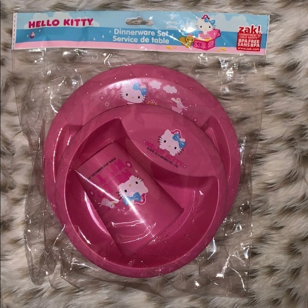 Hello kitty dinner set